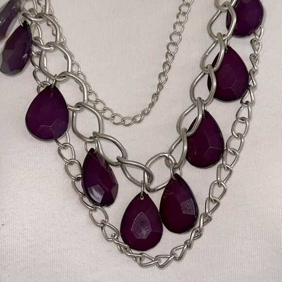3 Strand Silver Tone and Purple Faceted Plastic Stones Teardrop Necklace - Picture 2 of 3